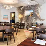 ホテル Locarno 3*